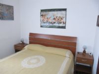 CAMERA MATRIMONIALE » Vendesi appartamento trilocale a 50 metri dal mare. Prezzo 75.000,00 trattabili